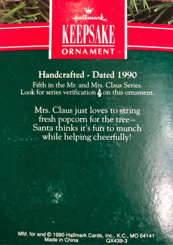 Popcorn Party - Mr. And Mrs. Claus (Santa- Mrs Claus) ornament collectible - Main Image 2