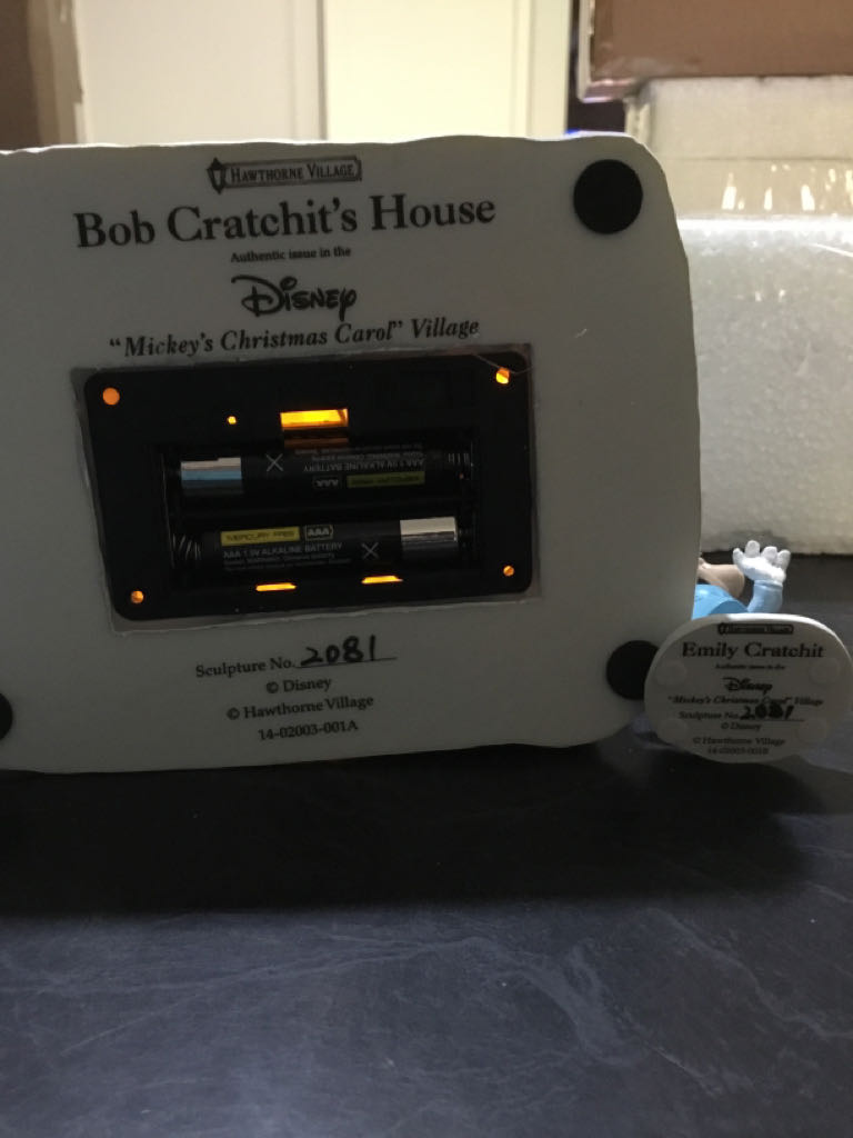 Bob Cratchit’s House - Mickey’s Christmas Carol Village (Hawthorne Village) ornament collectible - Main Image 2