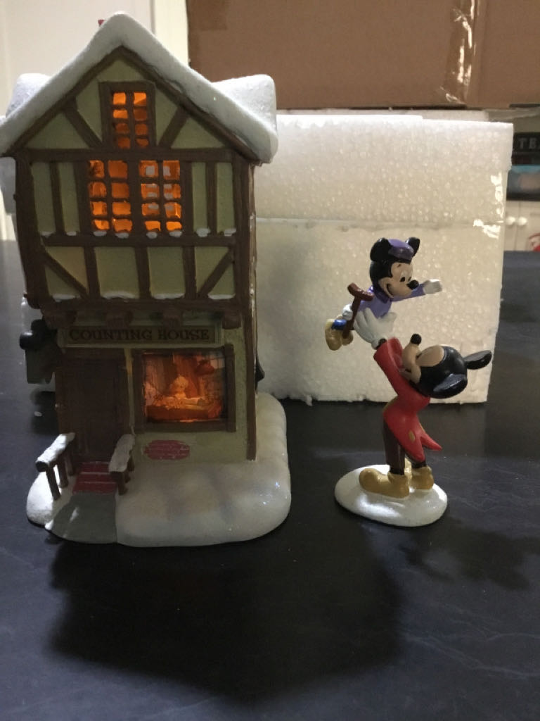 Valentine - Love Girl Playing Piano