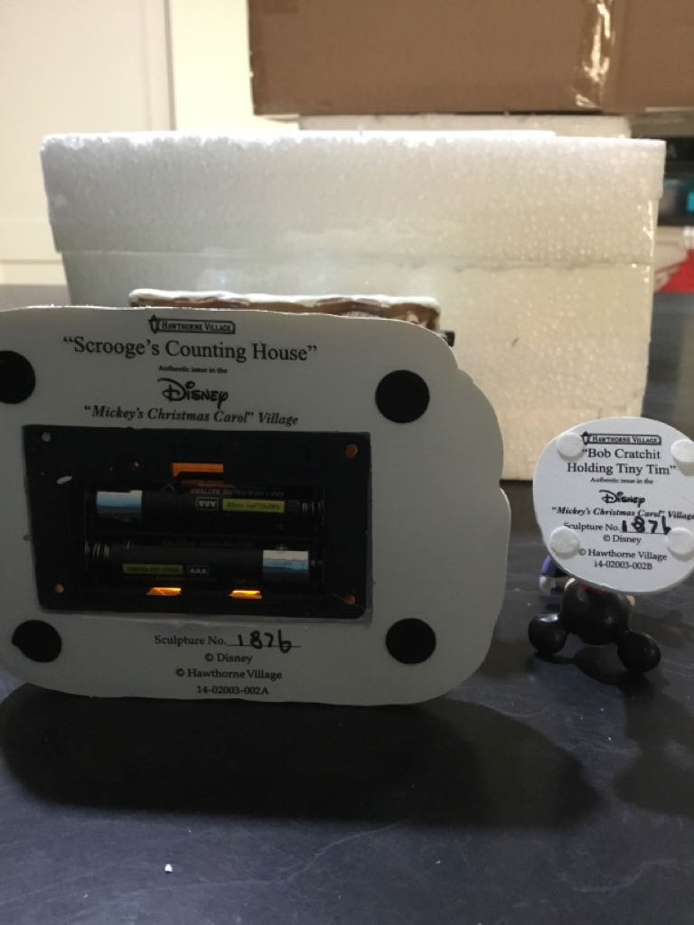 Scrooge’s Counting House - Mickey’s Christmas Carol Village (Hawthorne Village) ornament collectible - Main Image 2