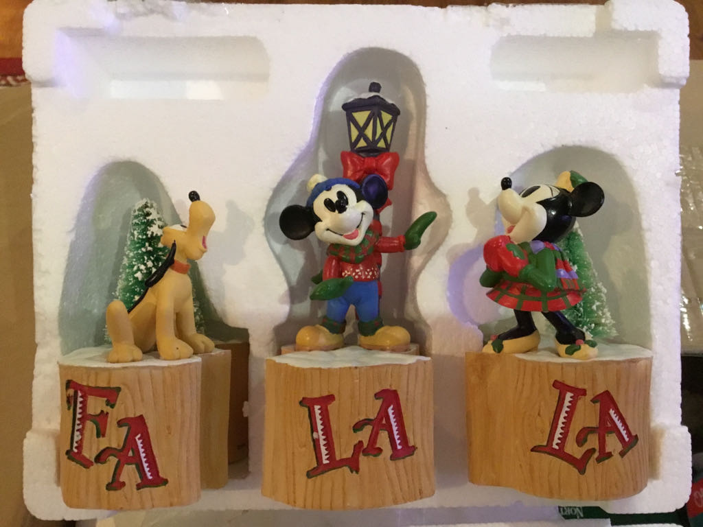 Mickey’s Winter Wonderland Fa La La - Disney Mickey Mouse ornament collectible [Barcode 417057329099] - Main Image 2
