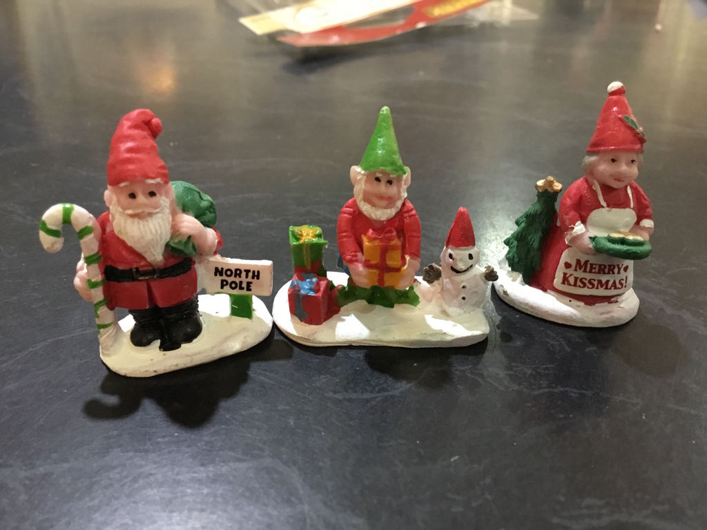 Christmas Garden Gnomes - Lemax General Products (Figurines) ornament collectible [Barcode 728162047397] - Main Image 2