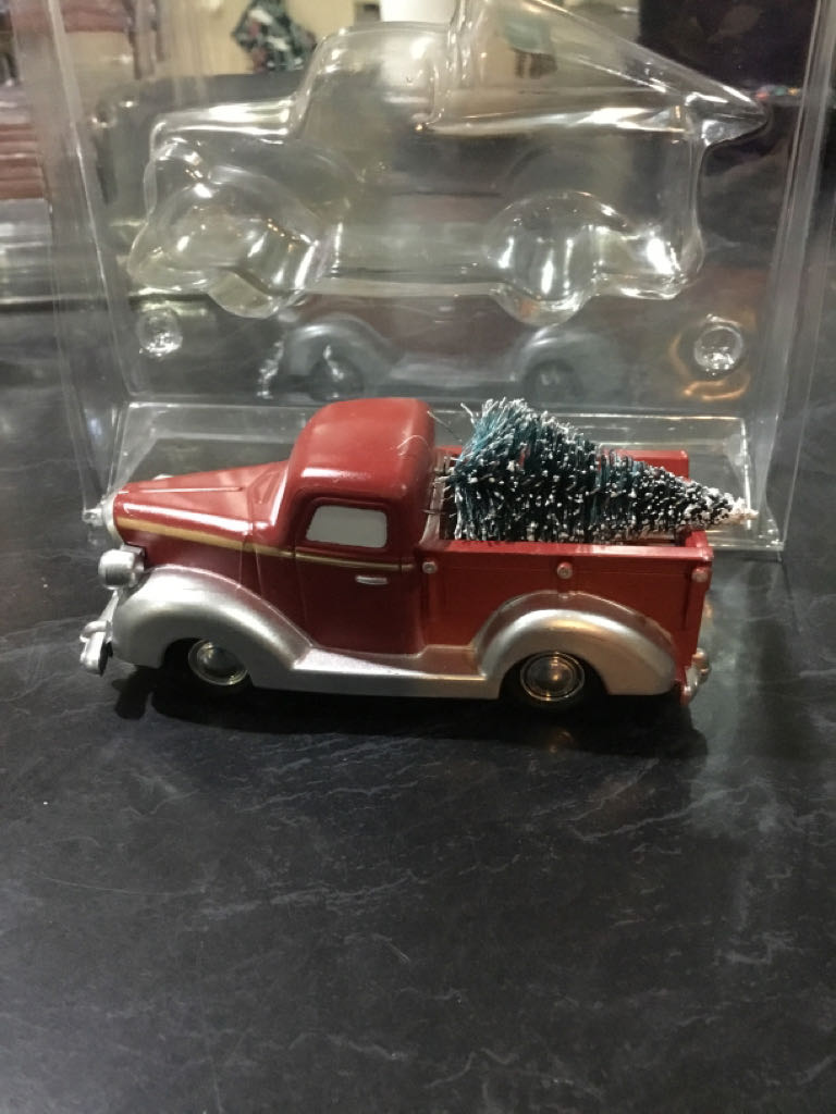 Pick Up Truck - Lemax General Products (Village Accessories) ornament collectible [Barcode 728162848376] - Main Image 2