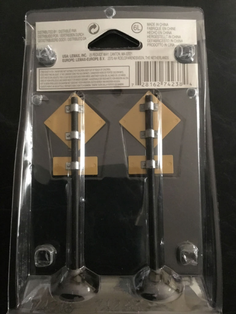 Elf Crossing Signs Set Of 2 #74238 - Santa’s Wonderland (Village Accessories) ornament collectible [Barcode 728162742384] - Main Image 2