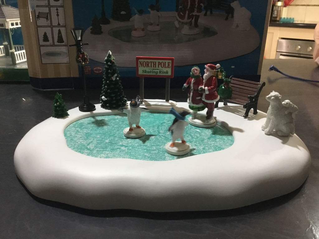 North Pole Skating Rink - Lemax Santa’s Wonderland (Lemax Table Accent) ornament collectible [Barcode 728162148377] - Main Image 2