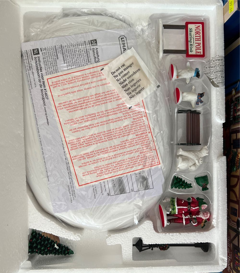 North Pole Skating Rink - Lemax Santa’s Wonderland (Lemax Table Accent) ornament collectible [Barcode 728162148377] - Main Image 3