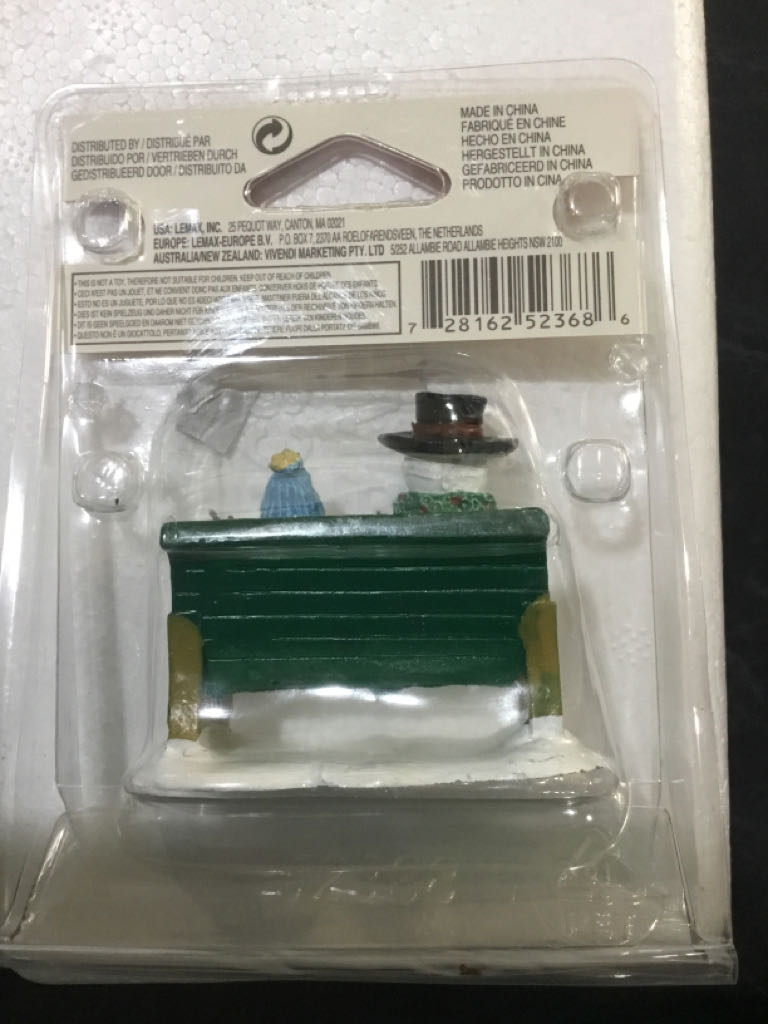 Snowdad & Snowbaby #52368 - Vail Village (Figurines) ornament collectible [Barcode 728162523686] - Main Image 2