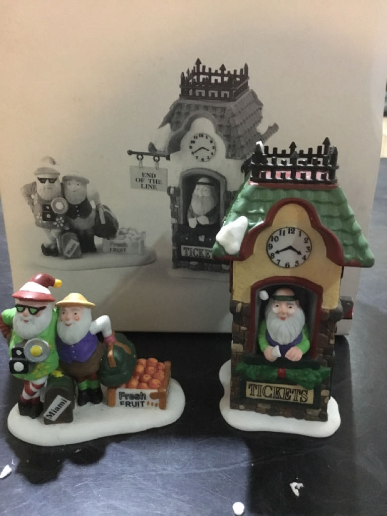 End Of The Line - North Pole Series Accessory (Heritage Village Collection) ornament collectible [Barcode 734409083653] - Main Image 2