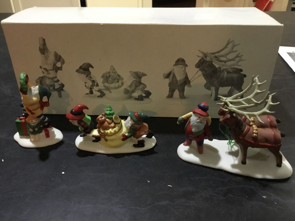 Santa’s Little Helpers - North pole series (Heritage Village Collection) ornament collectible - Main Image 2