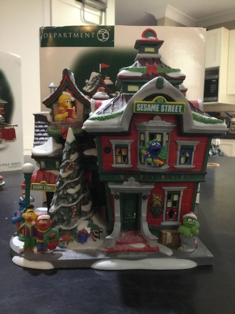 Sesame Street At The North Pole - North pole series (Sesame Street) ornament collectible [Barcode 734409390256] - Main Image 2