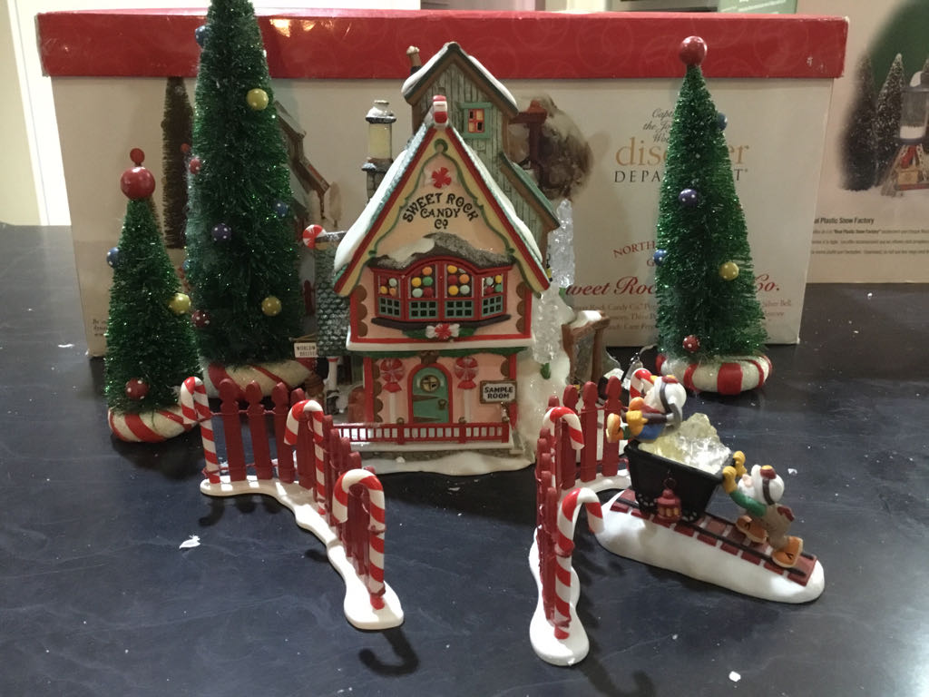 Sweet Rock Candy Co - North pole series ornament collectible [Barcode 734409168985] - Main Image 2