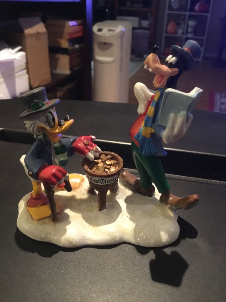 Scrooge McDuck And Goofy - Brass Key Village ornament collectible - Main Image 2