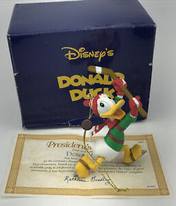 Grolier Collectibles Donald Duck Hockey - Disney (Grolier) ornament collectible - Main Image 2