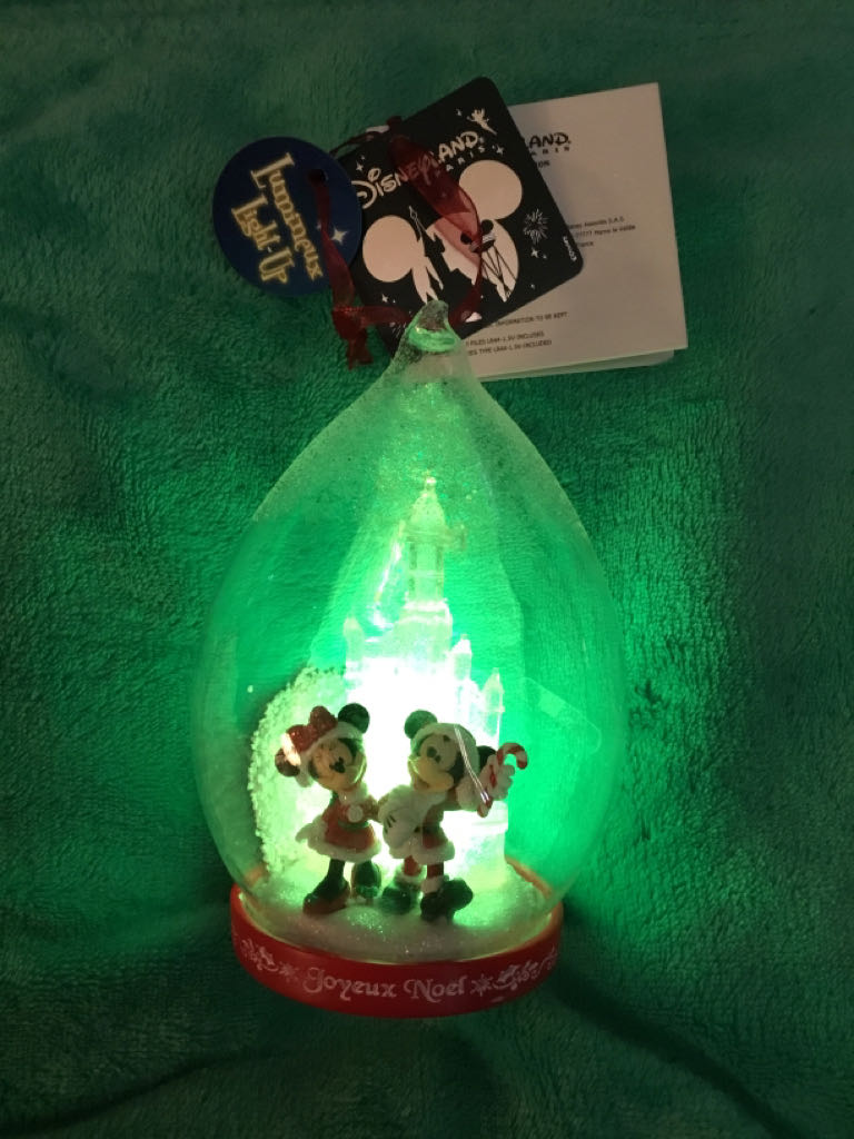 Mickey & Minnie Castle Snow Globe Illuminated - Disney Mickey And Minnie (Disneyland Paris) ornament collectible [Barcode 2051010170915] - Main Image 2