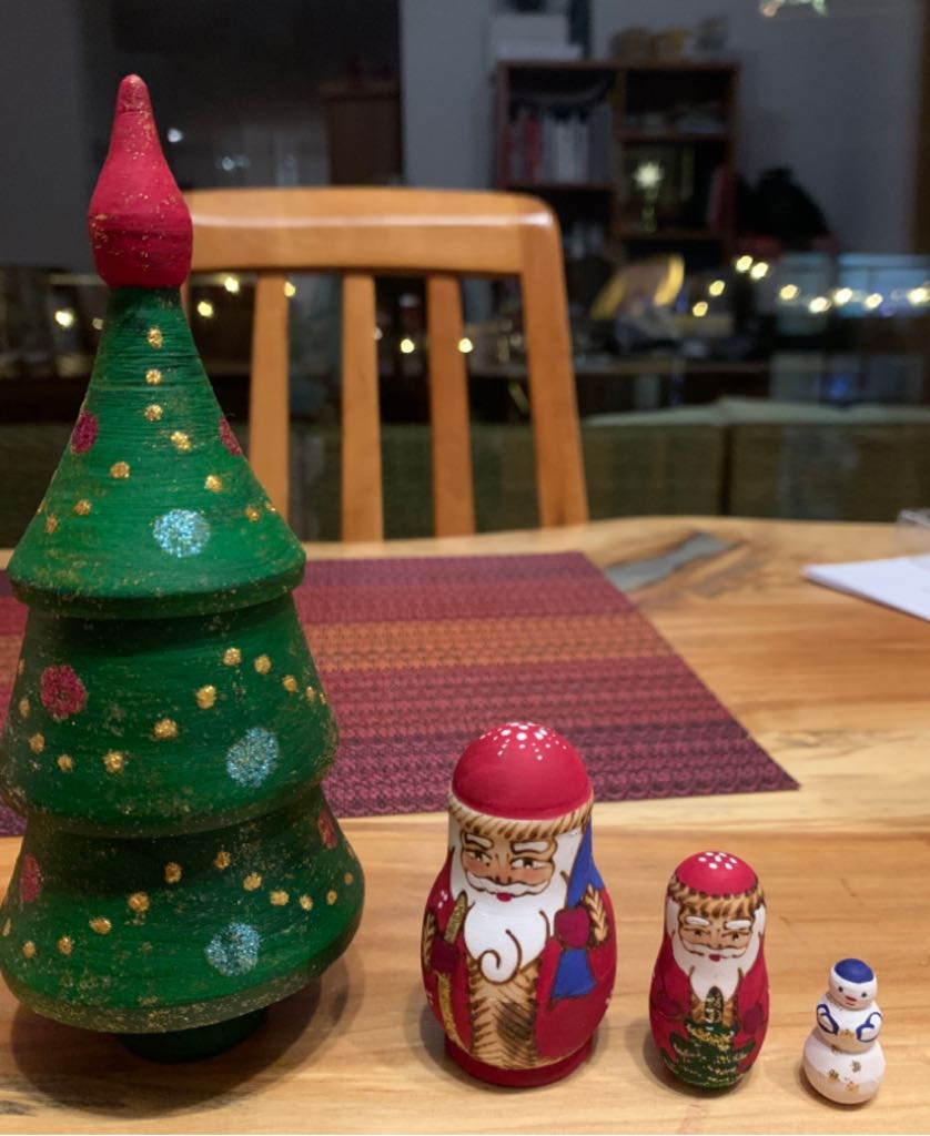 Grinning Swirl Santa