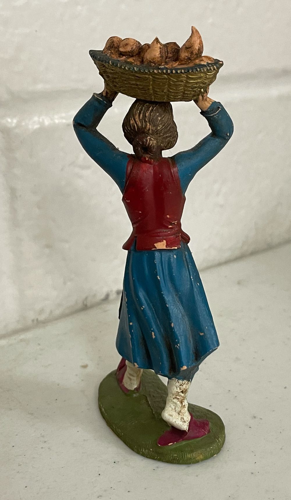 Fontanini - (Set 1) - #142 - Villager - Lady with Basket Of Vegetables On Head - Lady With Basket Of Vegetables On Head (Villager) ornament collectible - Main Image 2