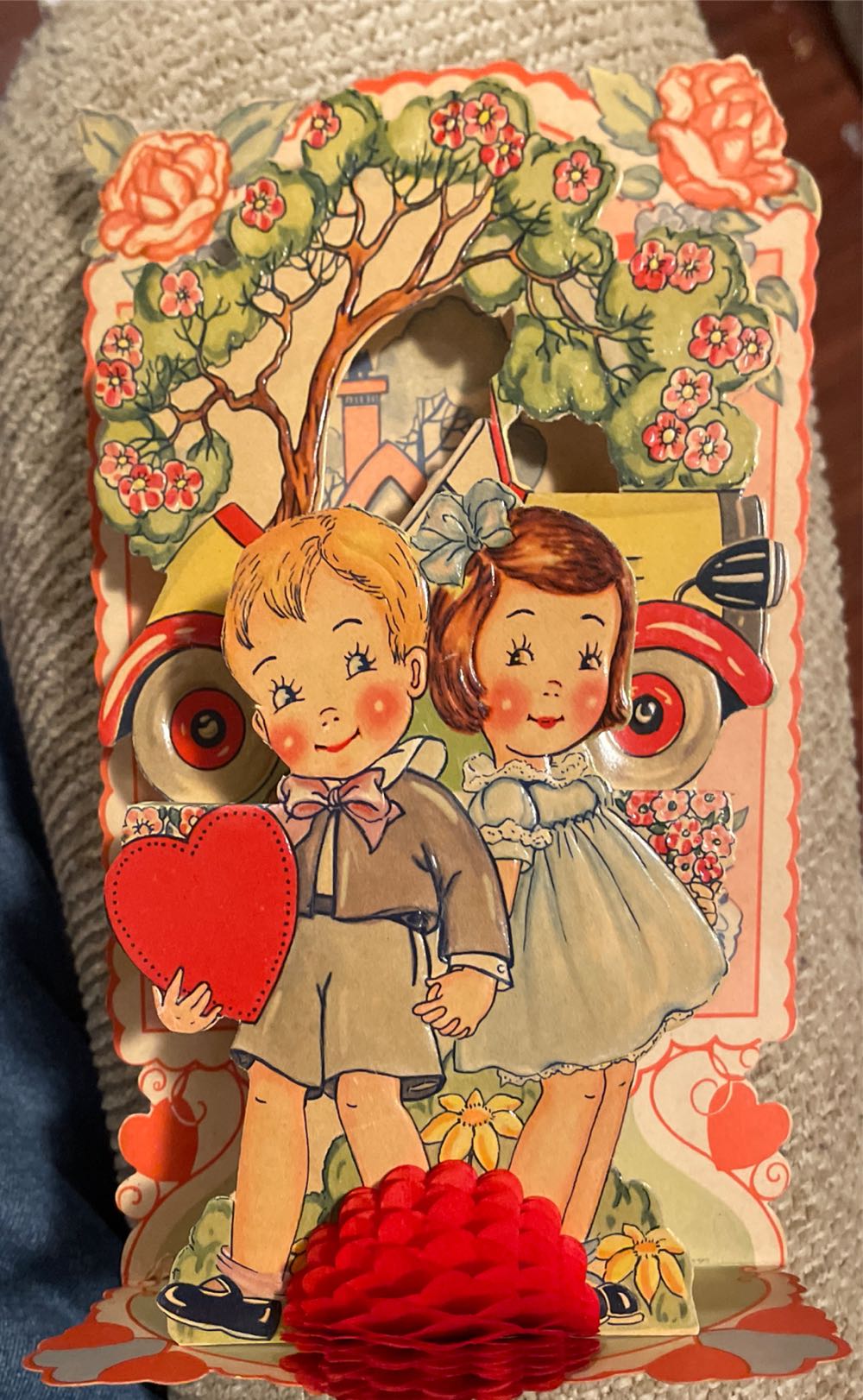 Valentine- Dimensional - Boy & Girl In Front Of Car - Dimensional - Three Layers. (Valentine) ornament collectible - Main Image 2