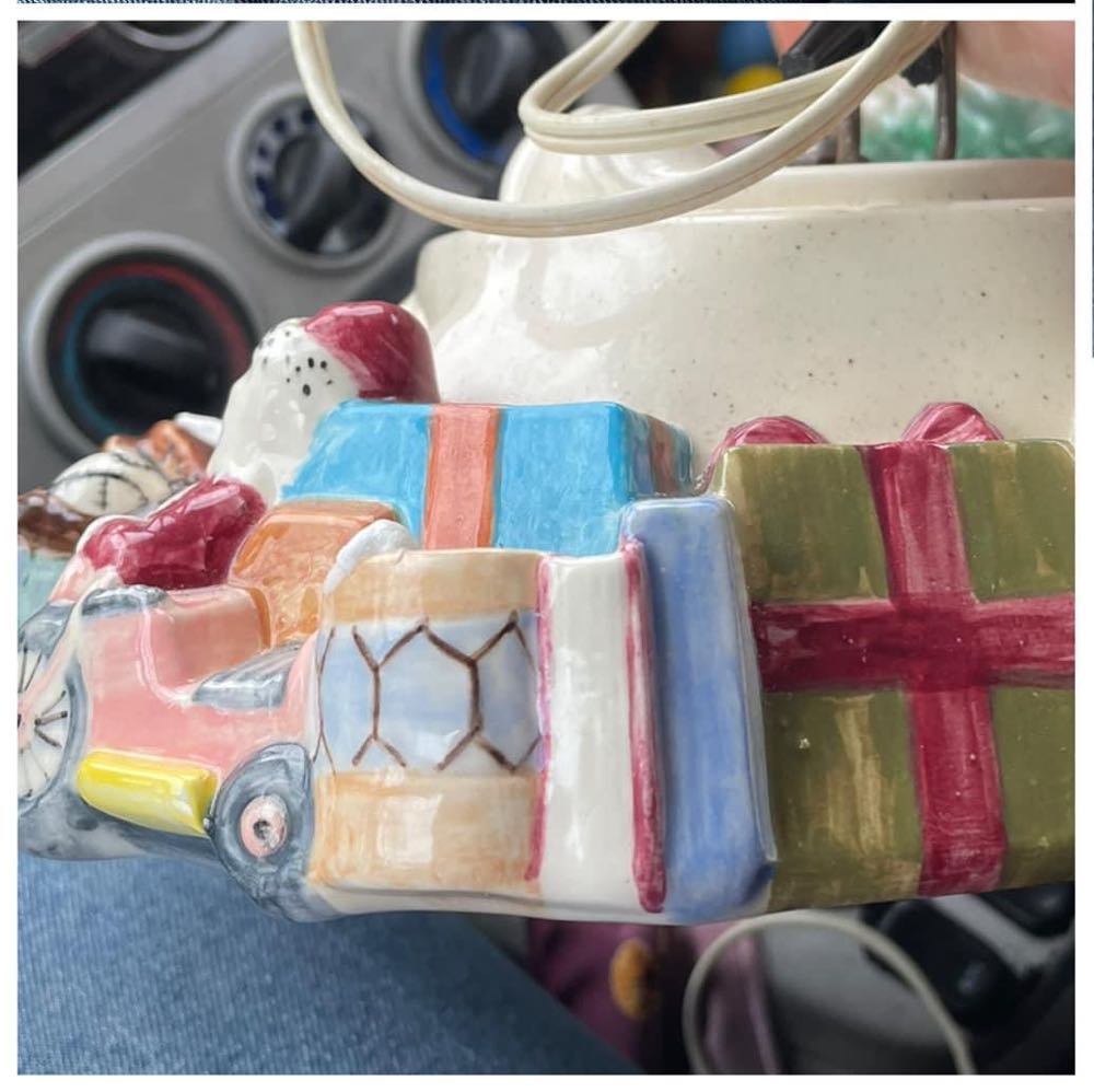 Ceramic - Atlantic - Presents Base - #A977 - #A97 (Ceramic) ornament collectible - Main Image 3