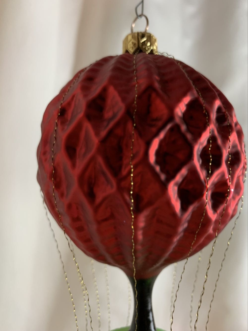 Red Balloon  (Air Balloon) ornament collectible - Main Image 2