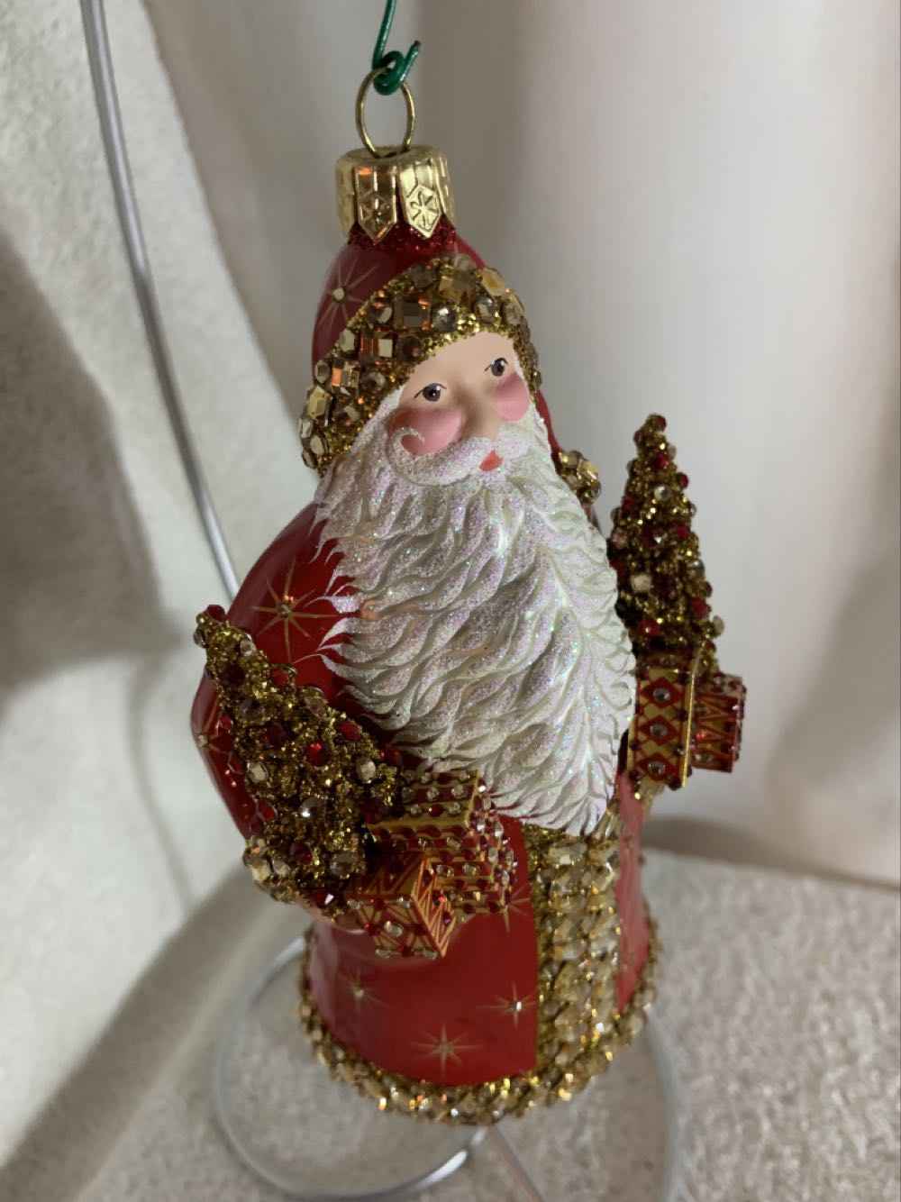 Charmant Noel, Red & Gold  (Santa) ornament collectible - Main Image 2