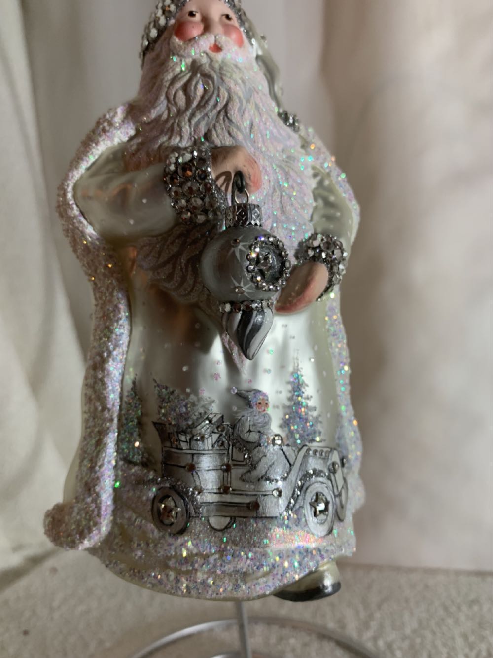 Luxembourg Claus, Pearl - Luxembourg Claus (Santa) ornament collectible - Main Image 2