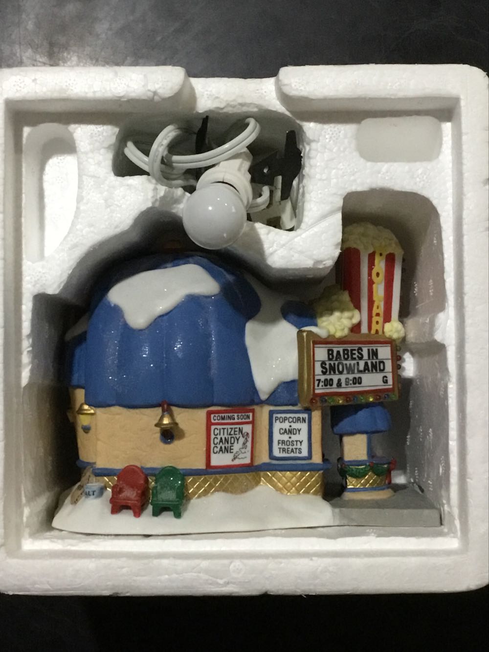 Polar Palace Theater - North pole series (Elfland) ornament collectible [Barcode 734409194533] - Main Image 3