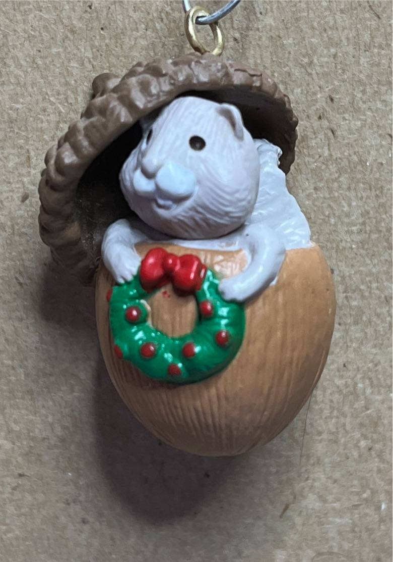 Miniature Acorn Squirrel  (Acorn, Animal, Squirrel, Mini) ornament collectible - Main Image 3