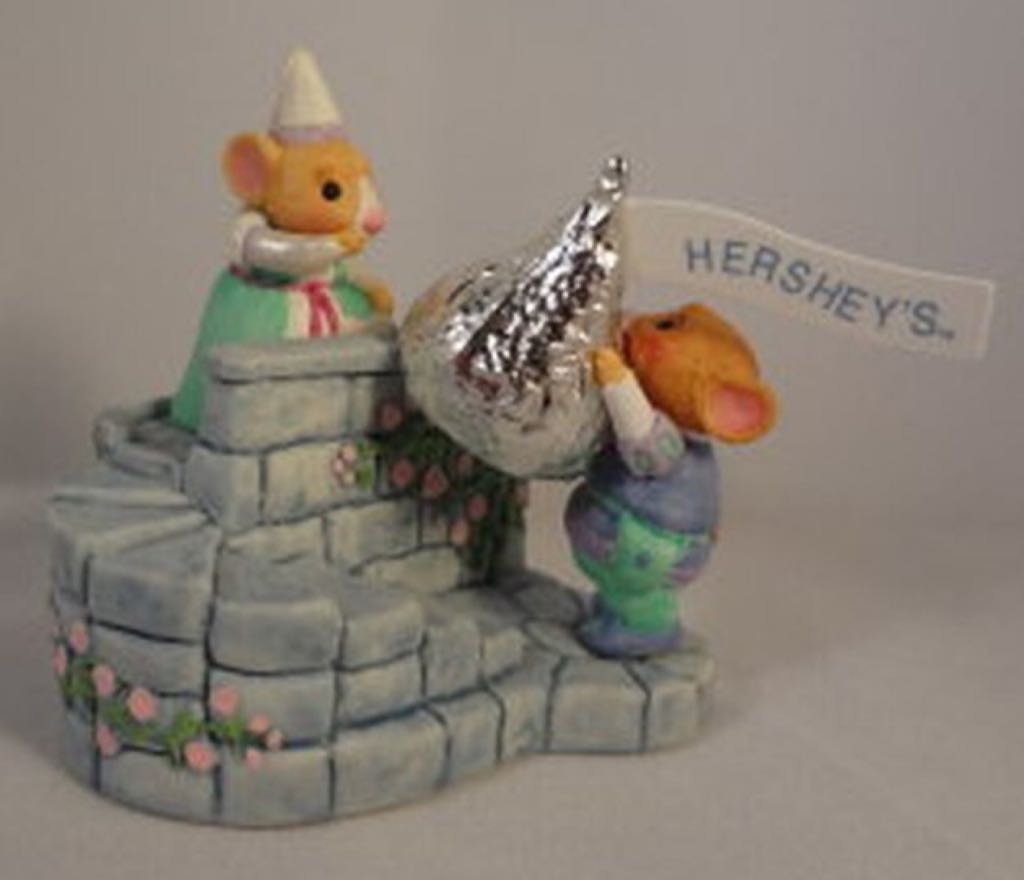 #3 Hershey’s  - A Kiss For You - Hershey’s (Hershey Kiss, Cinderella) ornament collectible [Barcode 015012493030] - Main Image 2