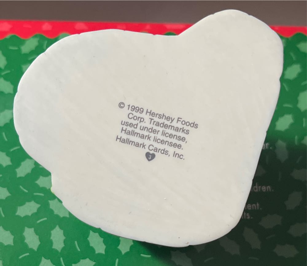 #3 Hershey’s  - A Kiss For You - Hershey’s (Hershey Kiss, Cinderella) ornament collectible [Barcode 015012493030] - Main Image 4