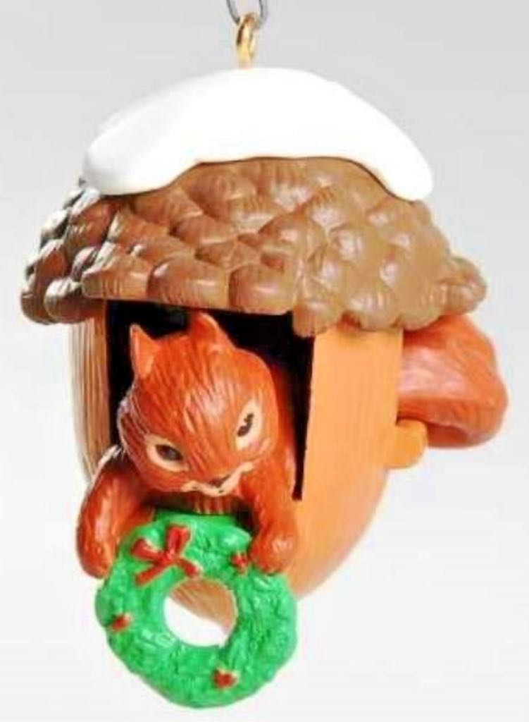 Acorn Inn - Keepsake Ornament (Acorn, Squirrels) ornament collectible - Main Image 2