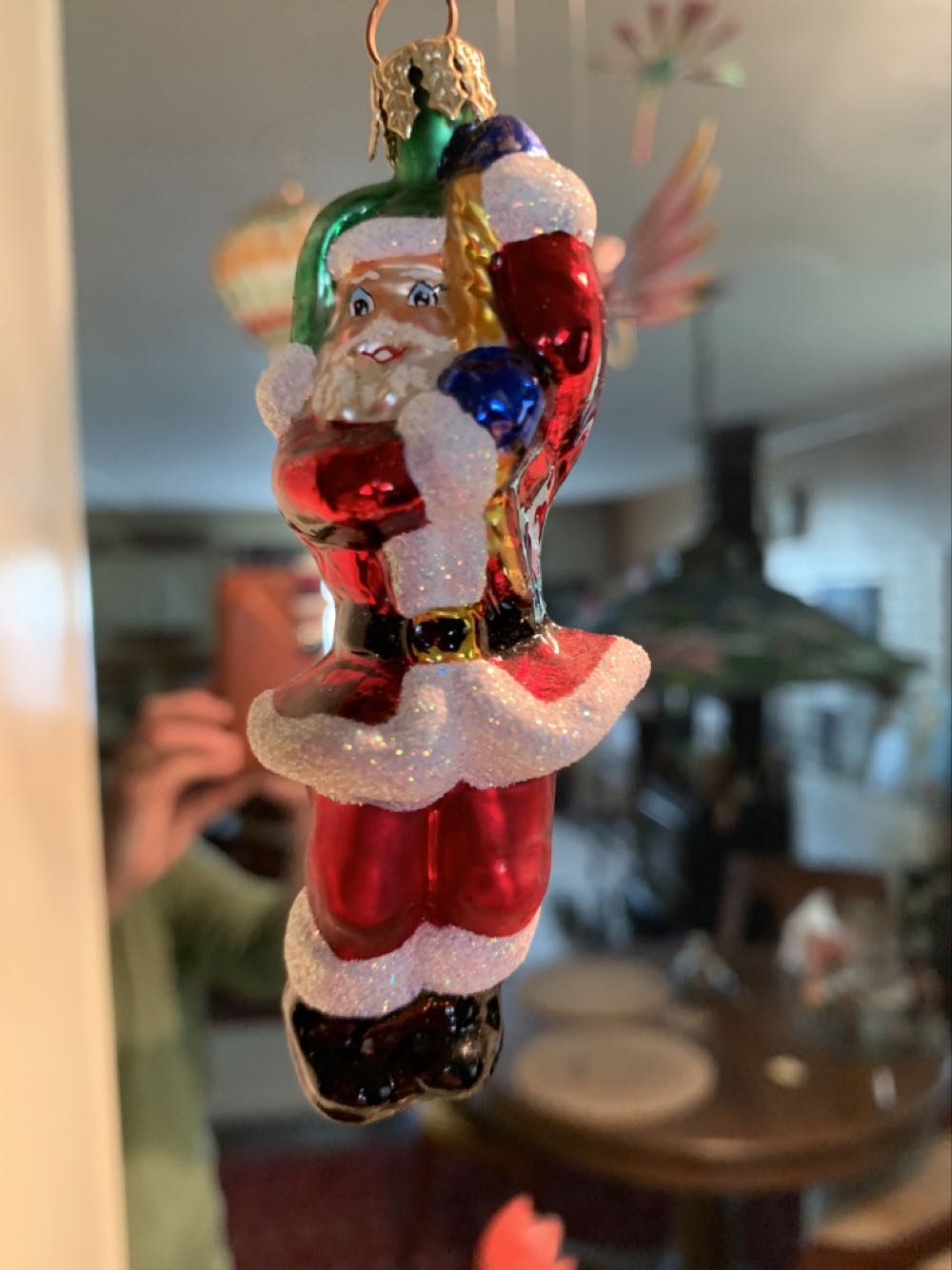 Hang On Til Christmas Santa Claus Balloon ... - Santa (Traditional) ornament collectible [Barcode 645001194527] - Main Image 3