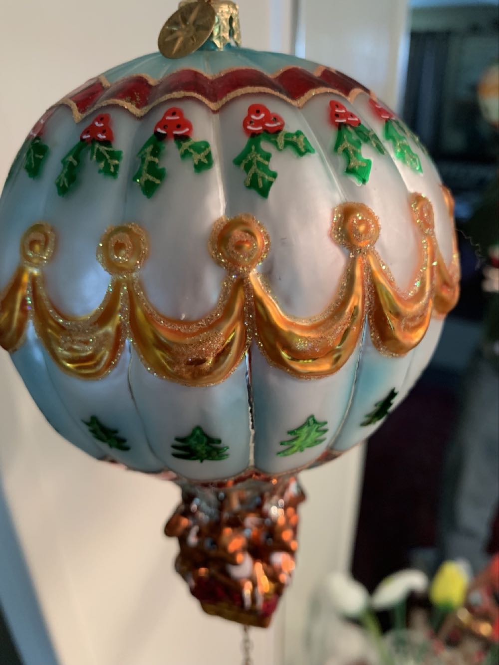 Hang On Til Christmas Santa Claus Balloon ... - Santa (Traditional) ornament collectible [Barcode 645001194527] - Main Image 4