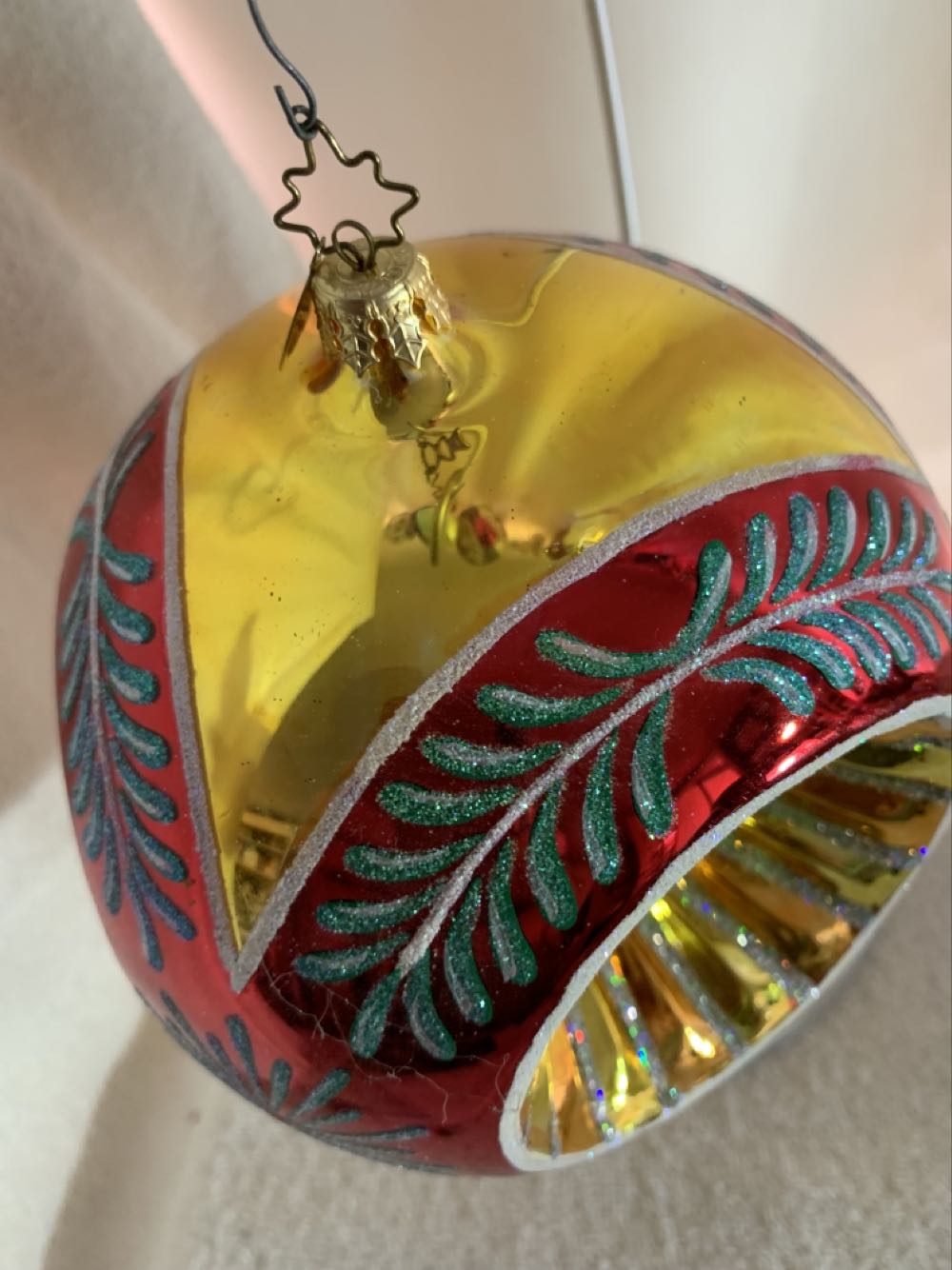 Grand Stardust Memories, Red - 2006 Fantasia (Christmas Tree Ornament) ornament collectible - Main Image 3