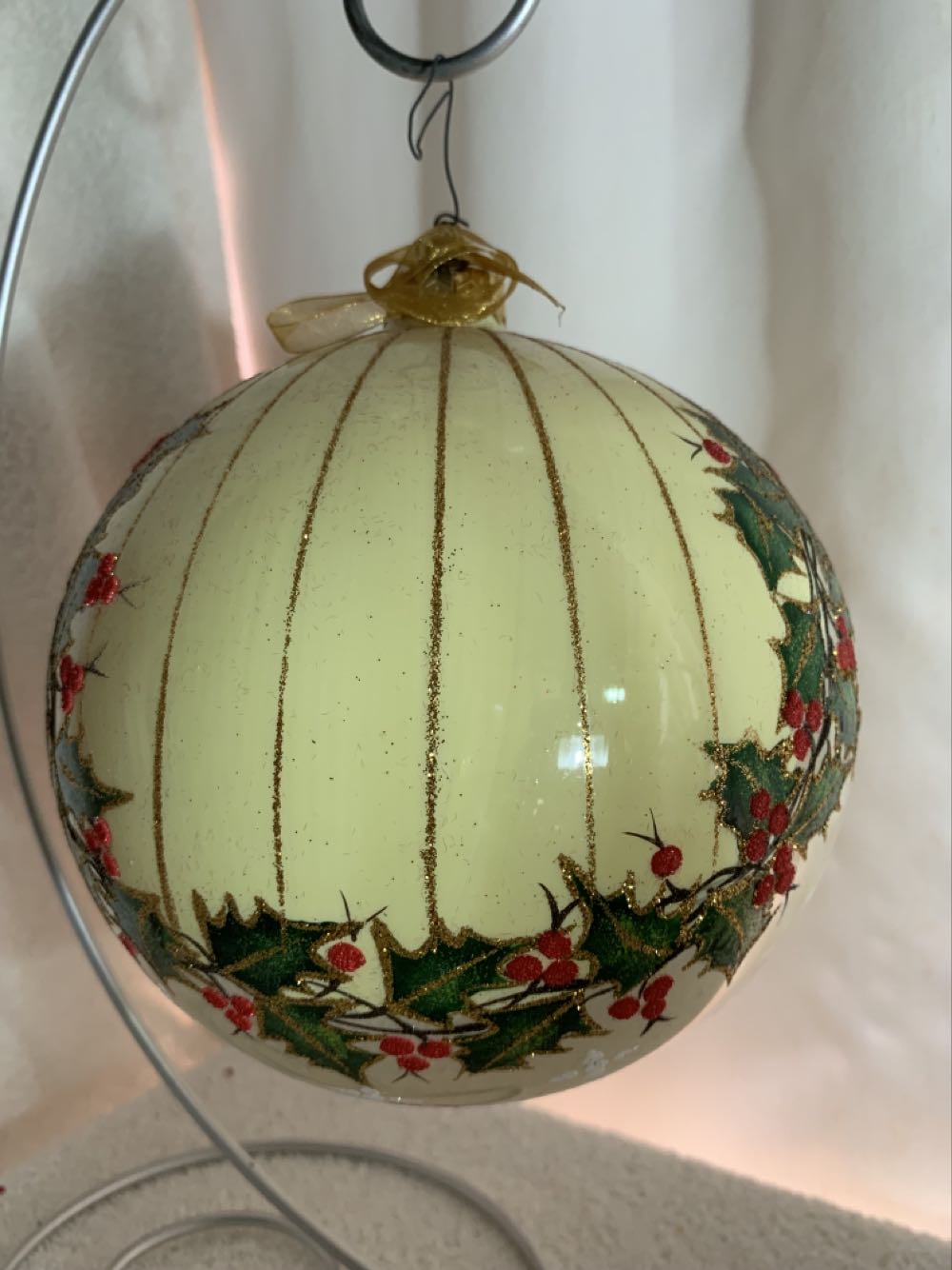 Crème And Silver Ball With Holly - Depart. 56 (Christmas Tree Ornament) ornament collectible [Barcode 734409406537] - Main Image 2