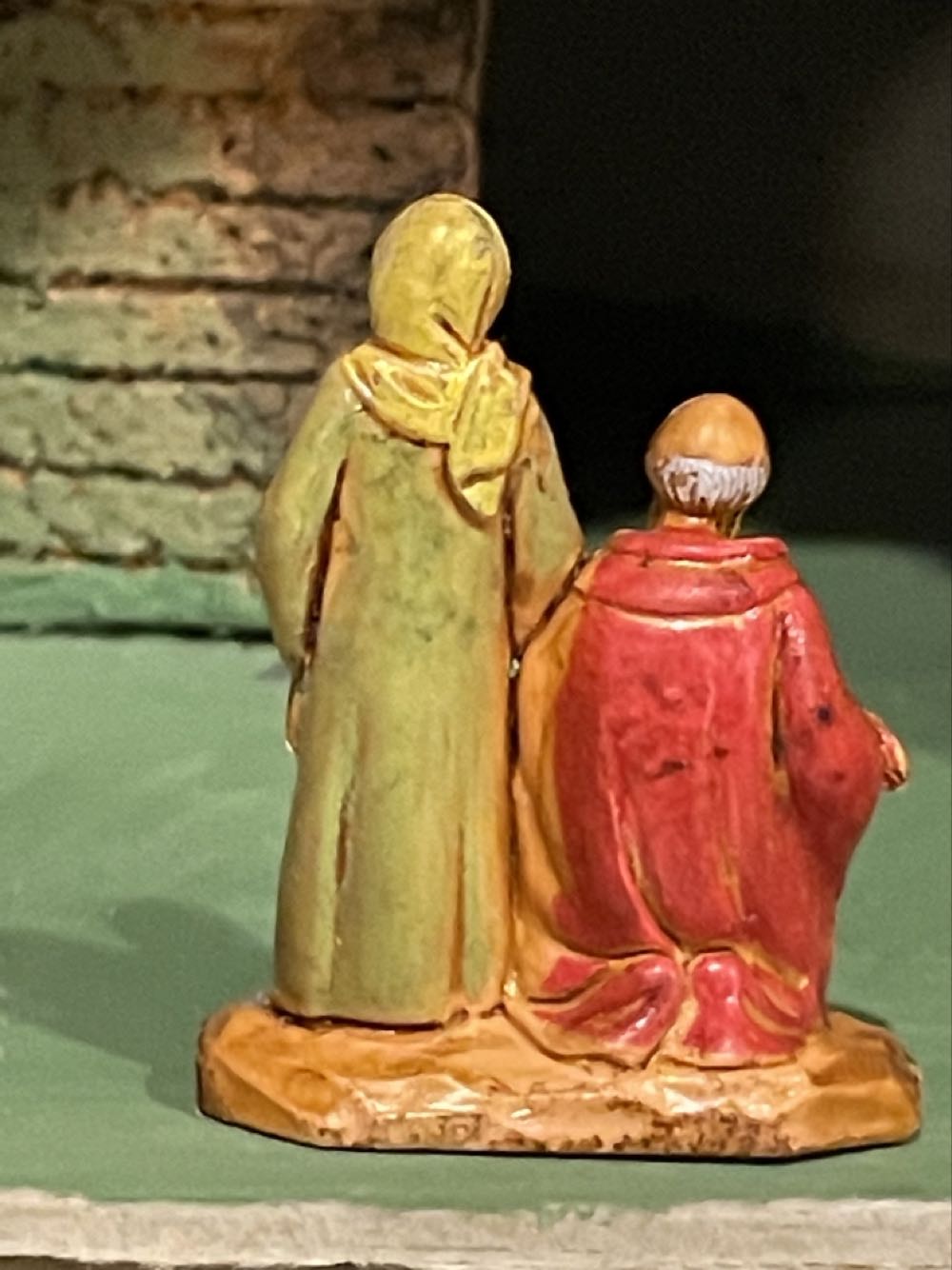 Moranduzzo - Shepherd - Kneeling Holding Lamb With Wife - Shepherd (Nativity) ornament collectible - Main Image 2