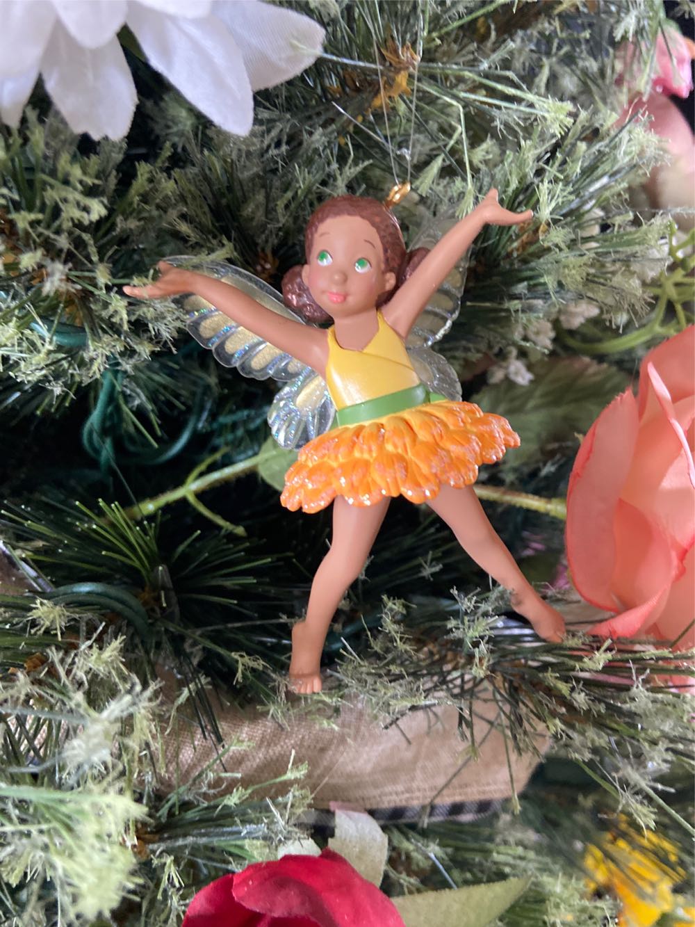 Hallmark Keepsake. Fairy Messengers. 2009. Marigold Messengers. 5th In Series. Sculpted By Kristina Kline Gaughran.  - Fairy Messengers (5th In Series: Marigold Fairy) ornament collectible - Main Image 3