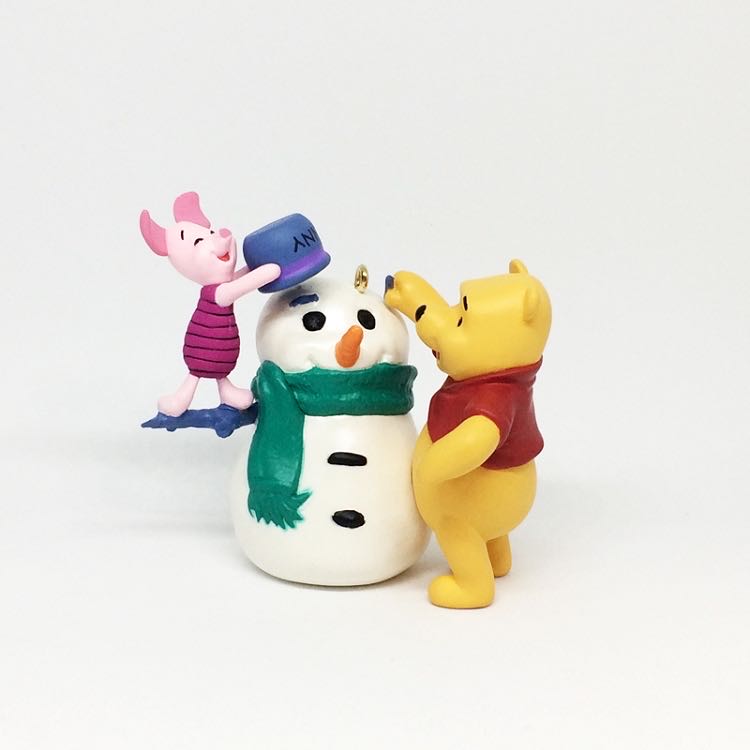Winnie The Pooh - 1998 - Build A Snowman - Winnie the Pooh (Unofficial Series) ornament collectible - Main Image 1