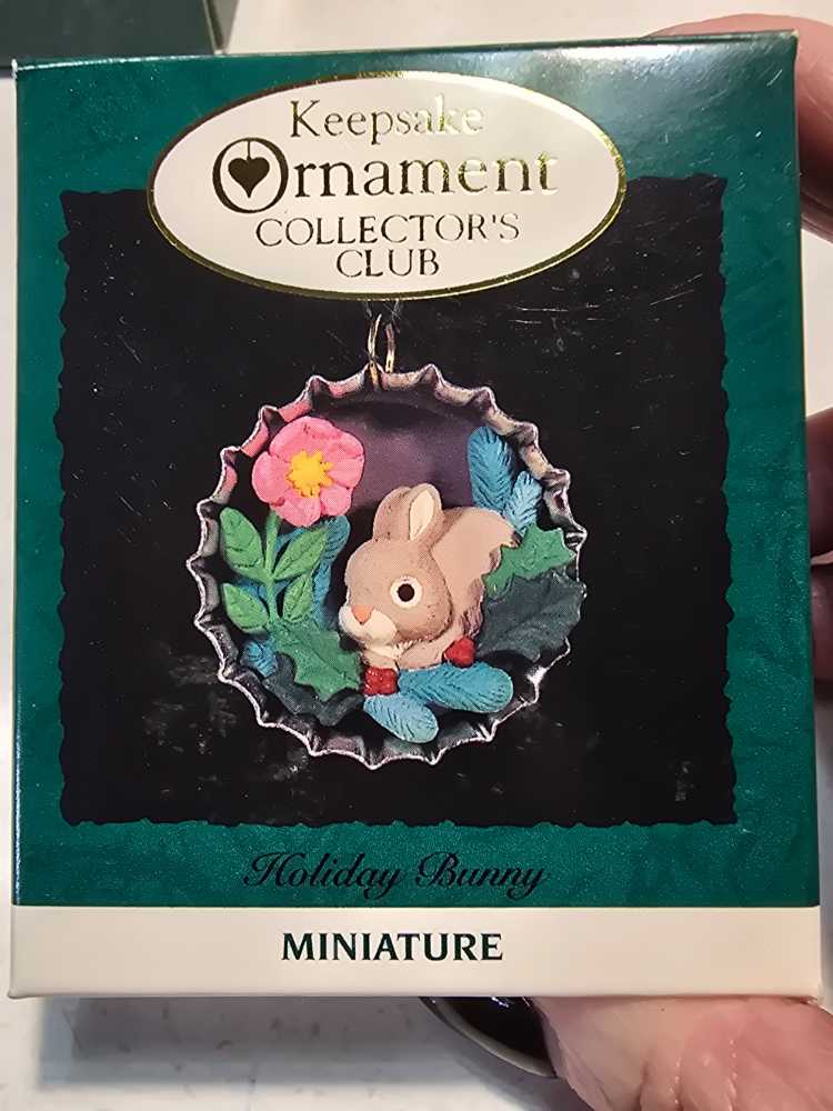 Holiday Bunny - Bunny (Club Ornament - Miniature) ornament collectible - Main Image 2