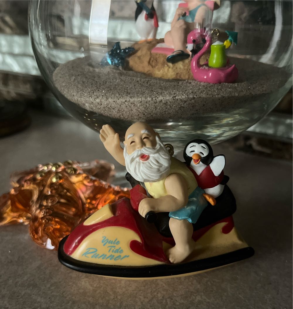 Hallmark Keepsake Ornament Yule Tide Runner Qx6981 - Santa (Transportation) ornament collectible [Barcode 015012564693] - Main Image 4