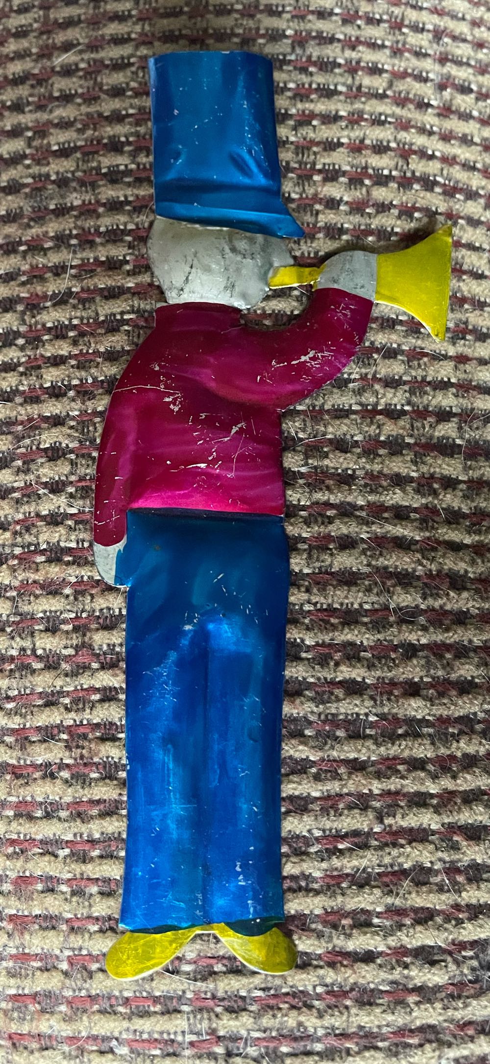 Cliveden Claus, Red & White & Green, Striping