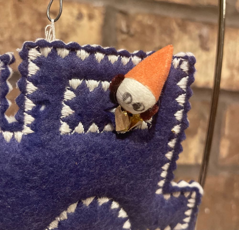 Felt - Train Engine - Train (Felt) ornament collectible - Main Image 2