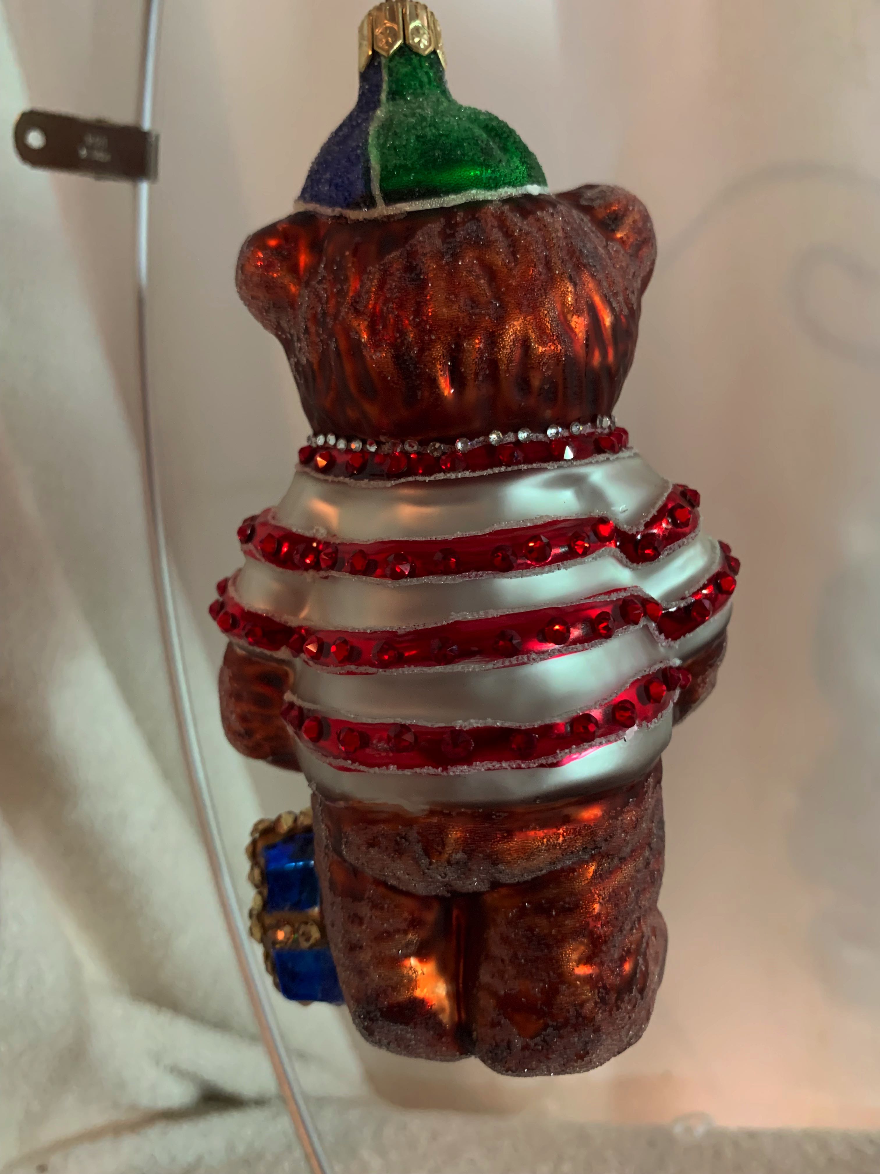 Cubby’s Gift (Teddy Bears) ornament collectible - Main Image 3