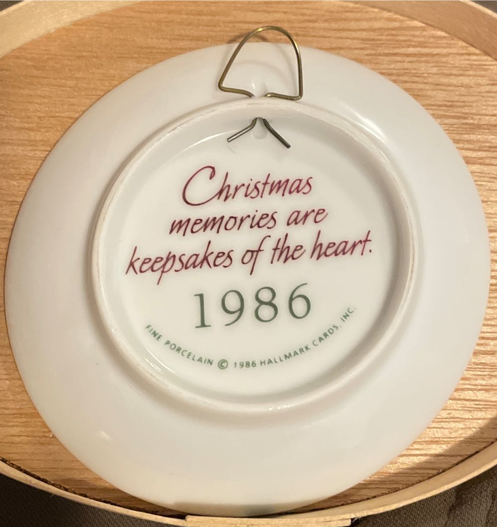 Remembering Christmas - Country Treasures - Country Treasures (Collection) ornament collectible - Main Image 2