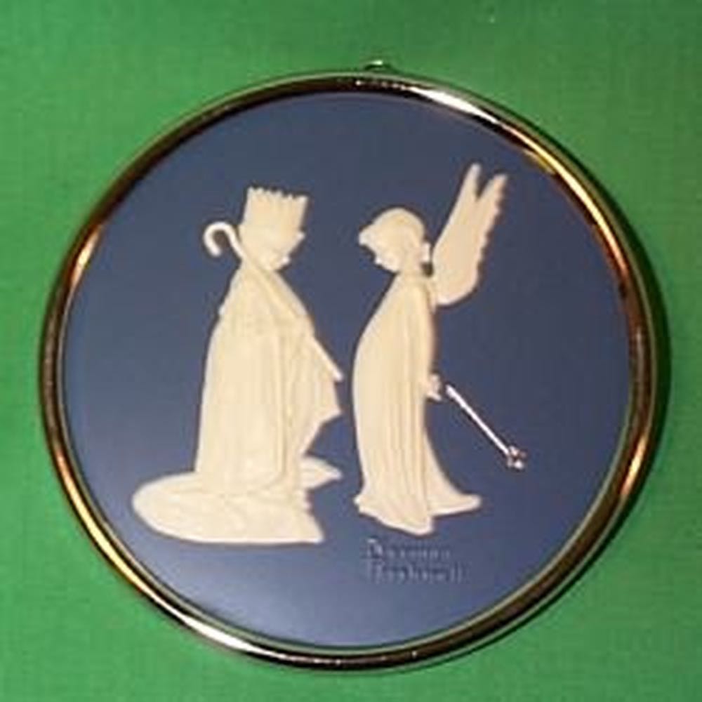 A-Meri-Card - Valentine - Boy Writing On Heart - 145