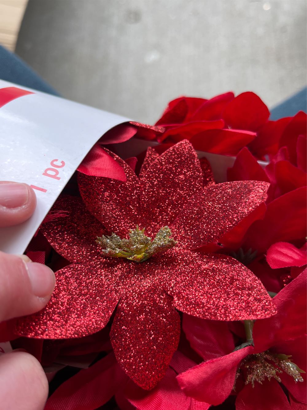 Garland red poinsettia with glitter - Garlands (Red Glitter) ornament collectible - Main Image 2