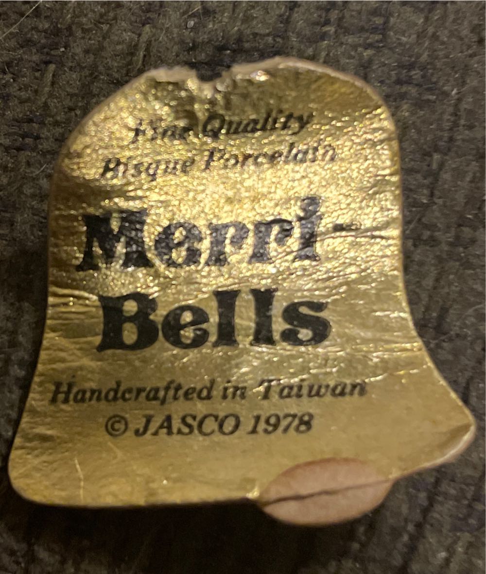 Jasco - Merri-Bells - Girl With Bells & Dog - Character (Bell) ornament collectible - Main Image 3