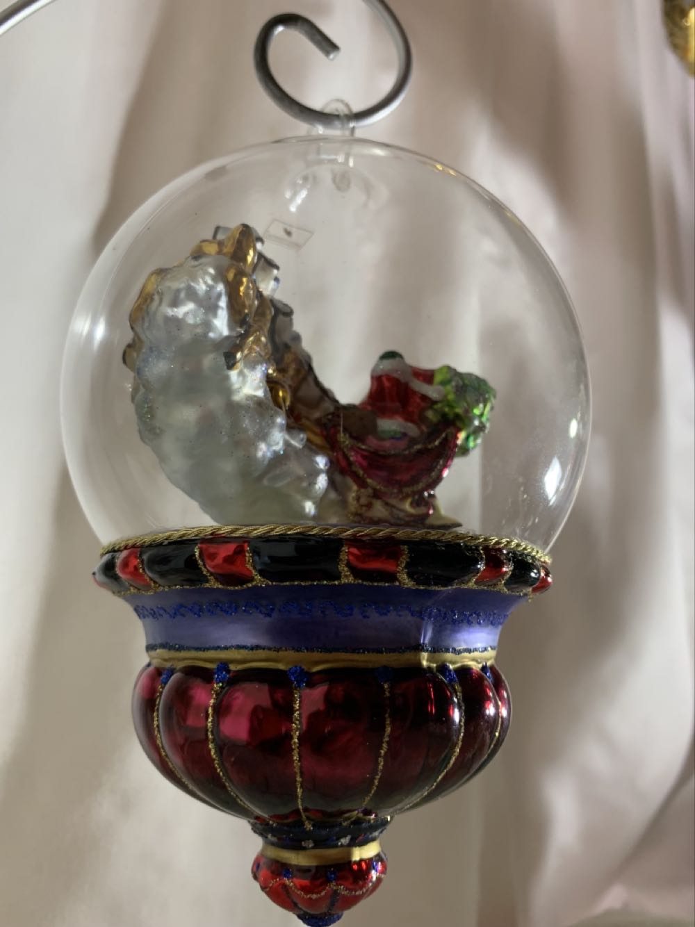 Santa Sled In Globe - Platinum Polonaise Heirlooms (Santa) ornament collectible - Main Image 3
