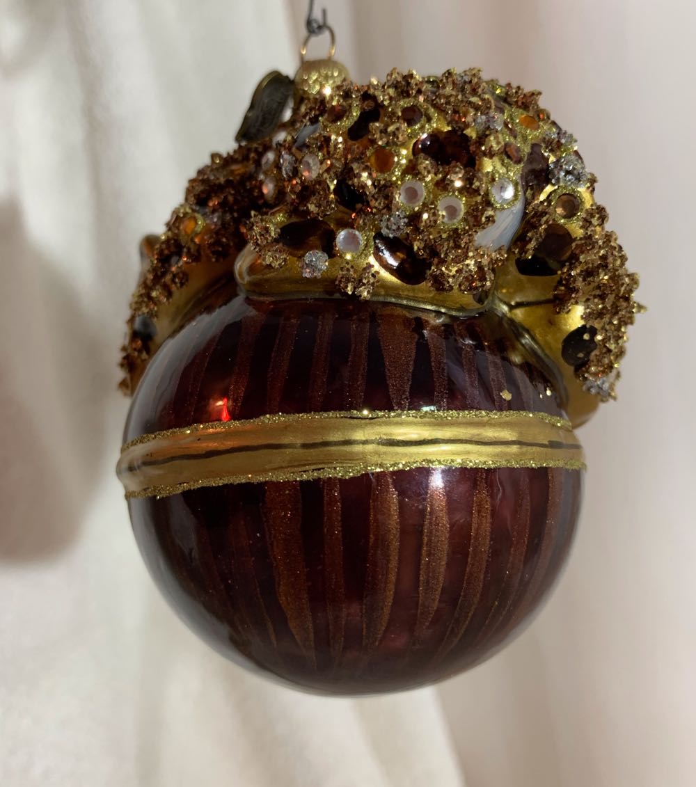 Leopard On Ball  (Jungle) ornament collectible - Main Image 3