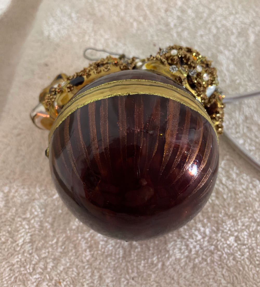 Leopard On Ball  (Jungle) ornament collectible - Main Image 4