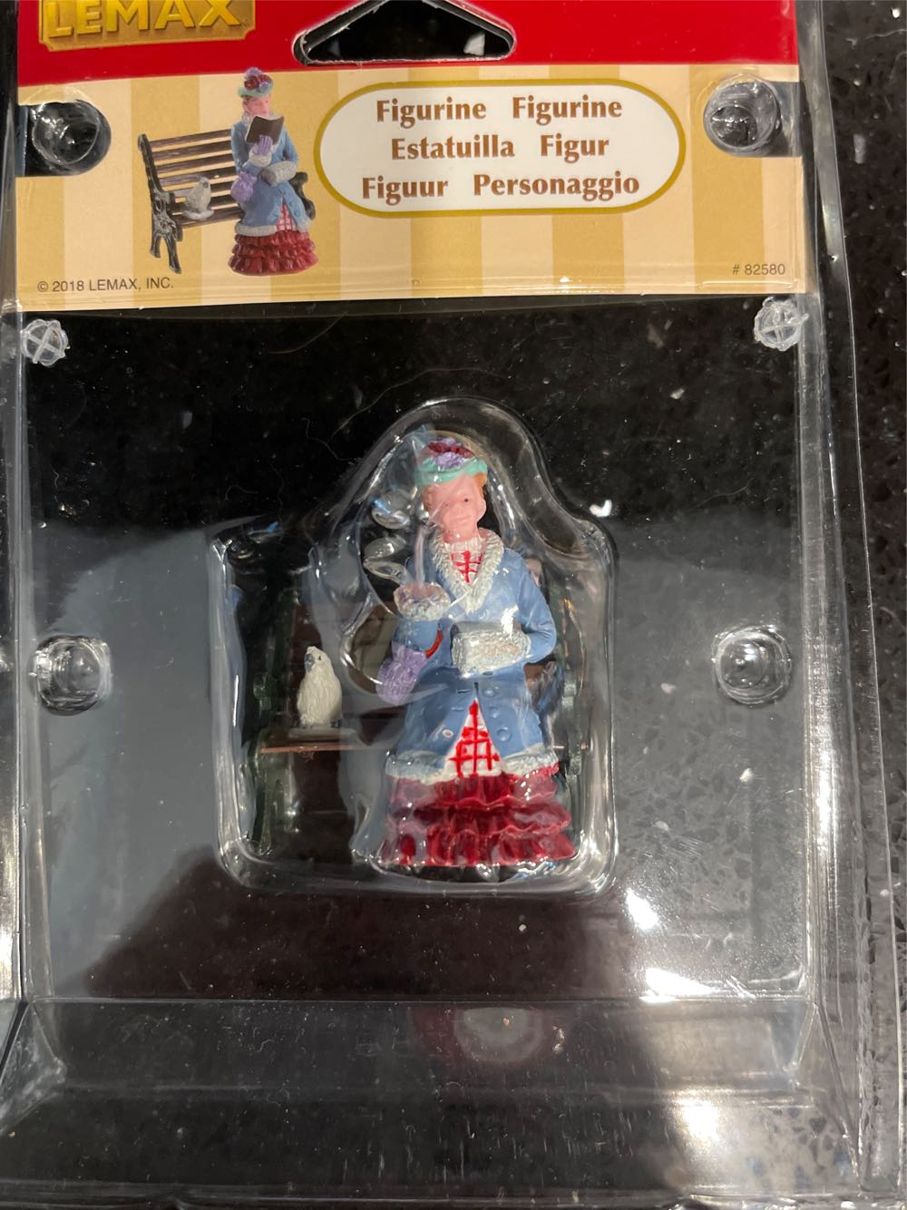 Lemax 82580 - Peace And Quiet - Caddington Village (Figurine) ornament collectible [Barcode 728162825803] - Main Image 2